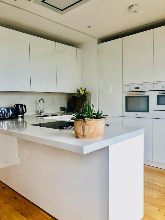 Luxury 2 Bedroom Apartment 20 Min From Central ลอนดอน ภายนอก รูปภาพ