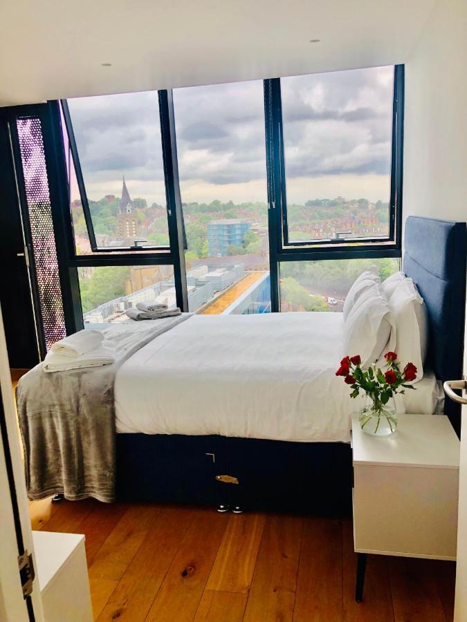 Luxury 2 Bedroom Apartment 20 Min From Central ลอนดอน ภายนอก รูปภาพ