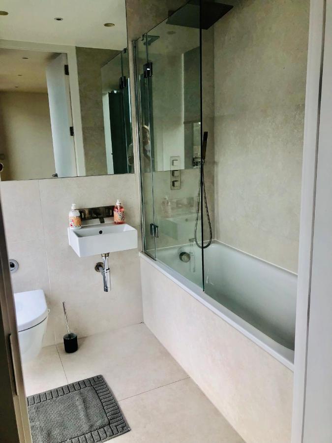 Luxury 2 Bedroom Apartment 20 Min From Central ลอนดอน ภายนอก รูปภาพ